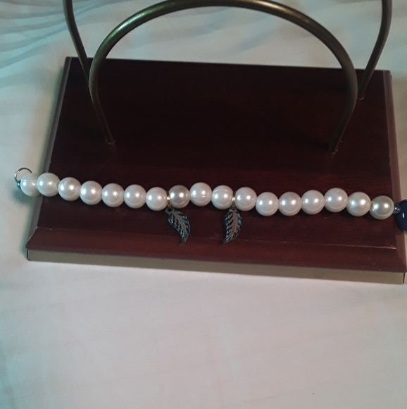 Elegant Faux Pearl Bracelet 7.0" - Picture 7 of 9